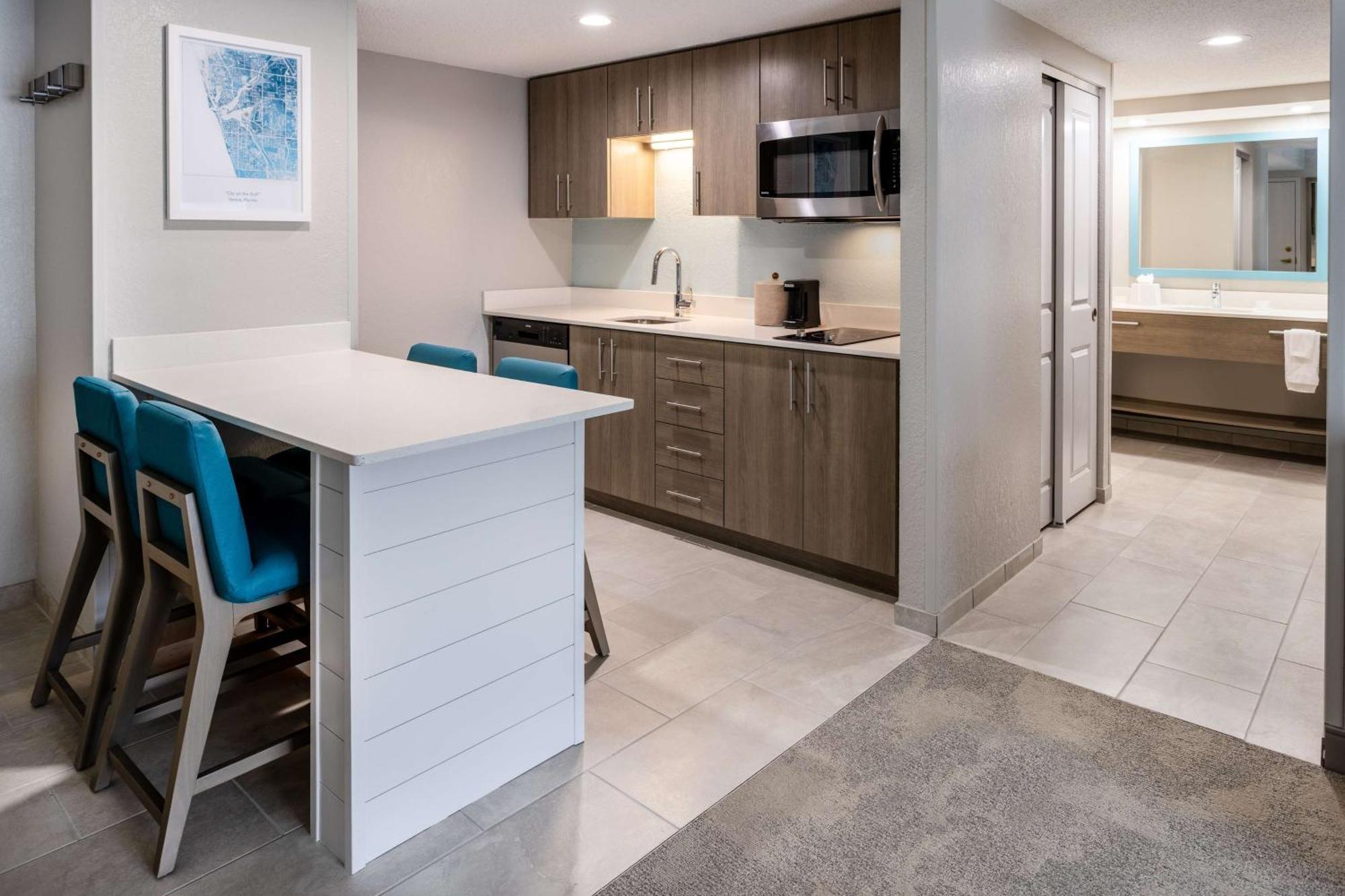 One-Bedroom King Suite with Kitchen - Non-Smoking,1664659335:JPEG