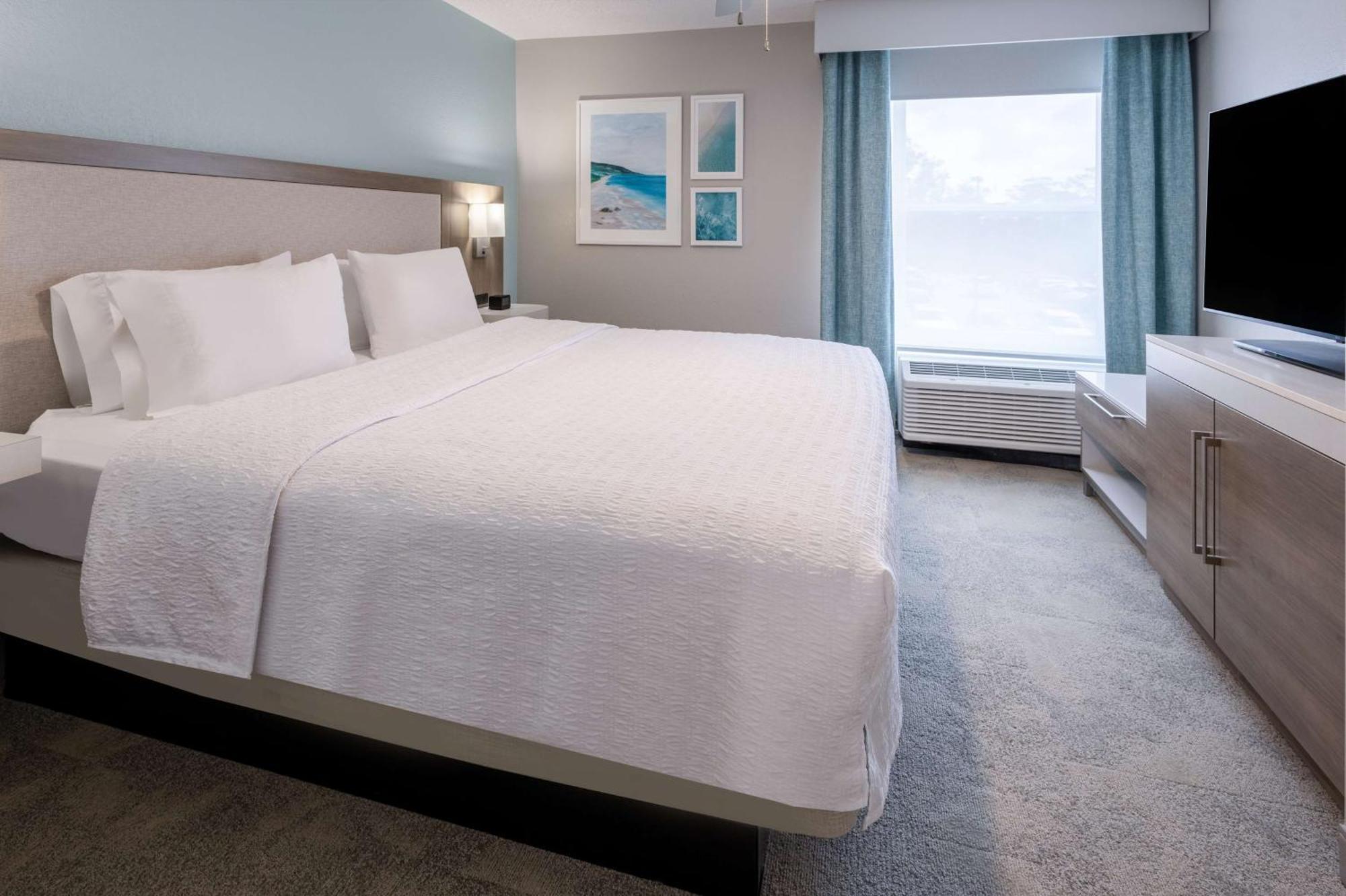 King Room with King Bed - Non-Smoking,1664659366:JPEG