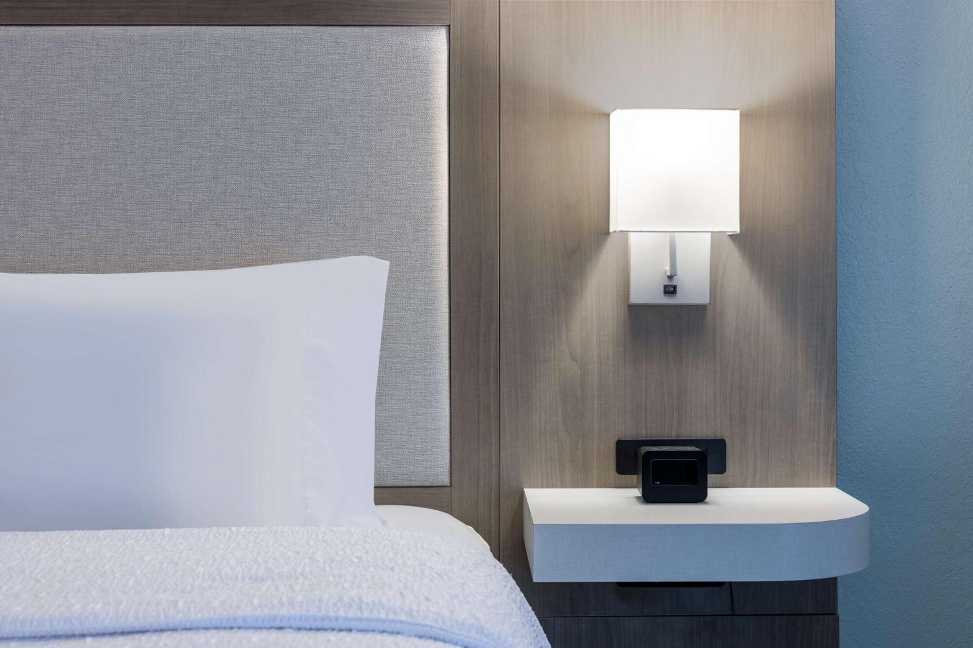 King Room Mobility and Hearing Access/Non-Smoking,1664659355:JPEG