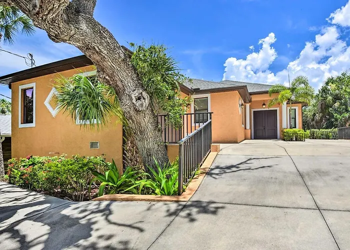 Elegant Venice Home W/ View - Walk To Beach!